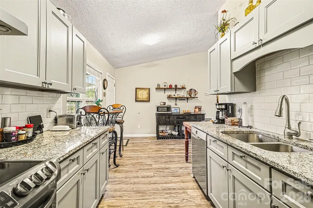 228 Creek View Road Mooresville NC 28117