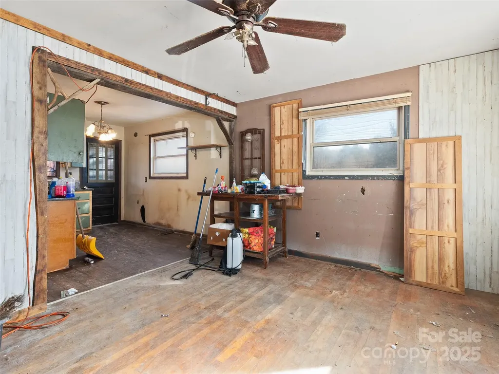 36 Lambert Lane Canton NC 28716