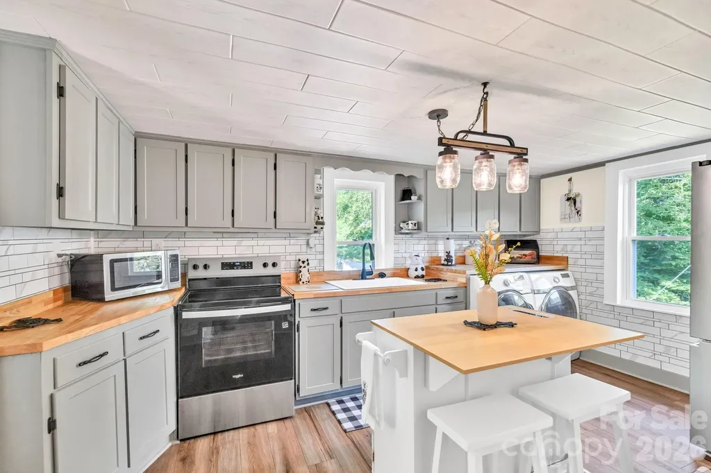 922 Prathers Creek Church Road Laurel Springs NC 28644