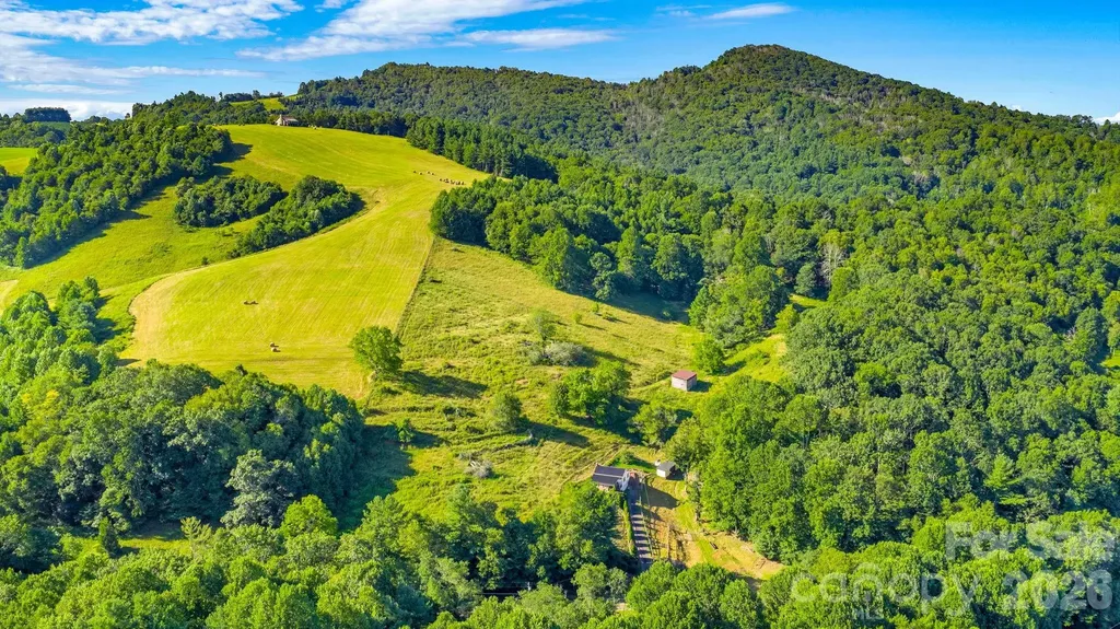 922 Prathers Creek Church Road Laurel Springs NC 28644