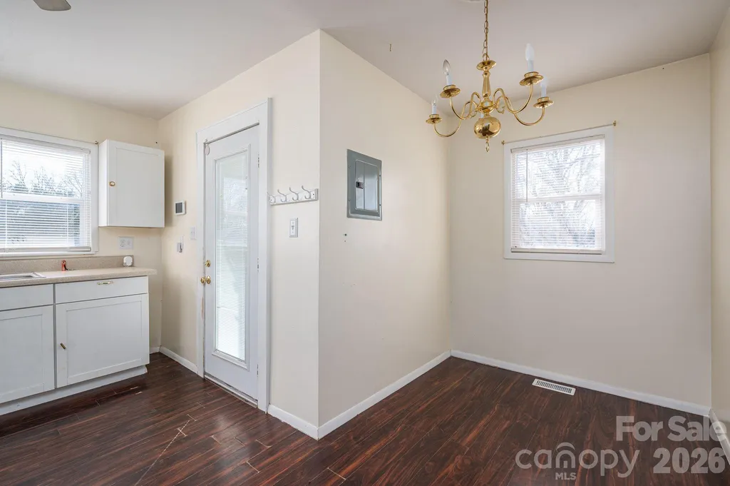 329 W Main Street Lincolnton NC 28092