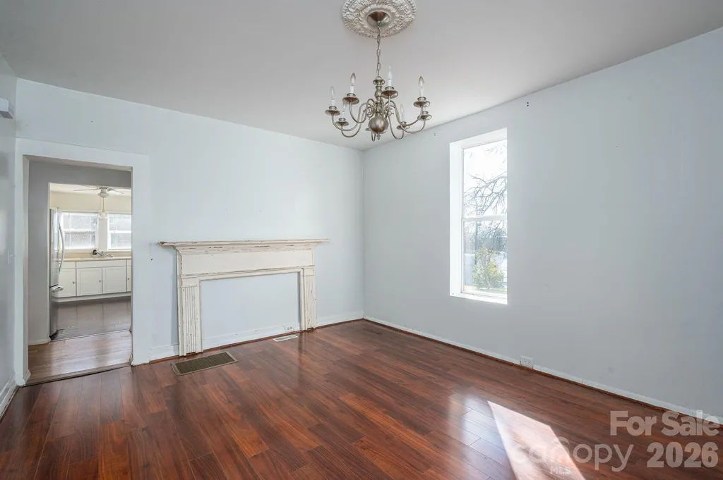 329 W Main Street Lincolnton NC 28092