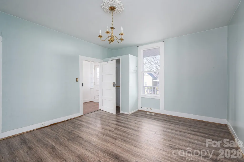 329 W Main Street Lincolnton NC 28092