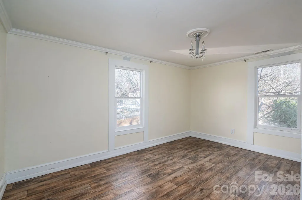 329 W Main Street Lincolnton NC 28092