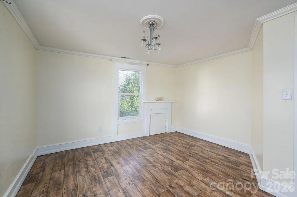 329 W Main Street Lincolnton NC 28092