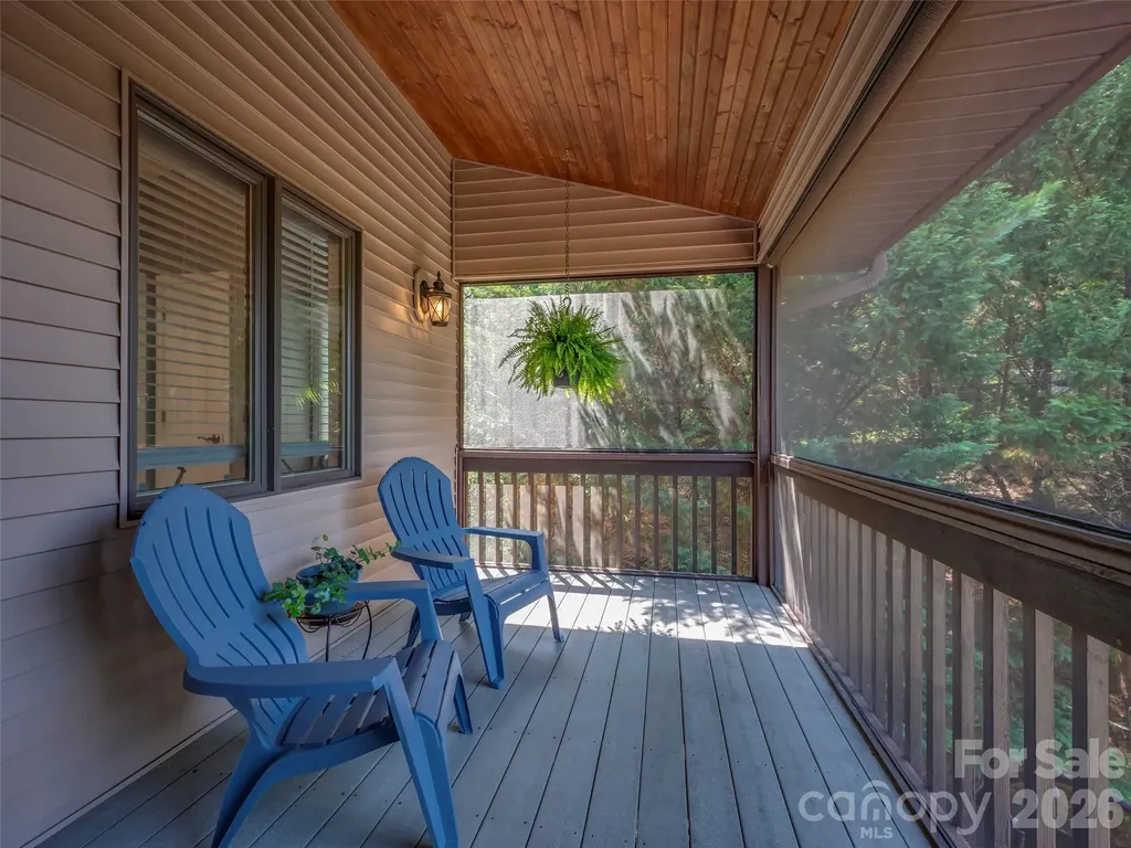 117 Eagles Crest Way Lake Lure NC 28746
