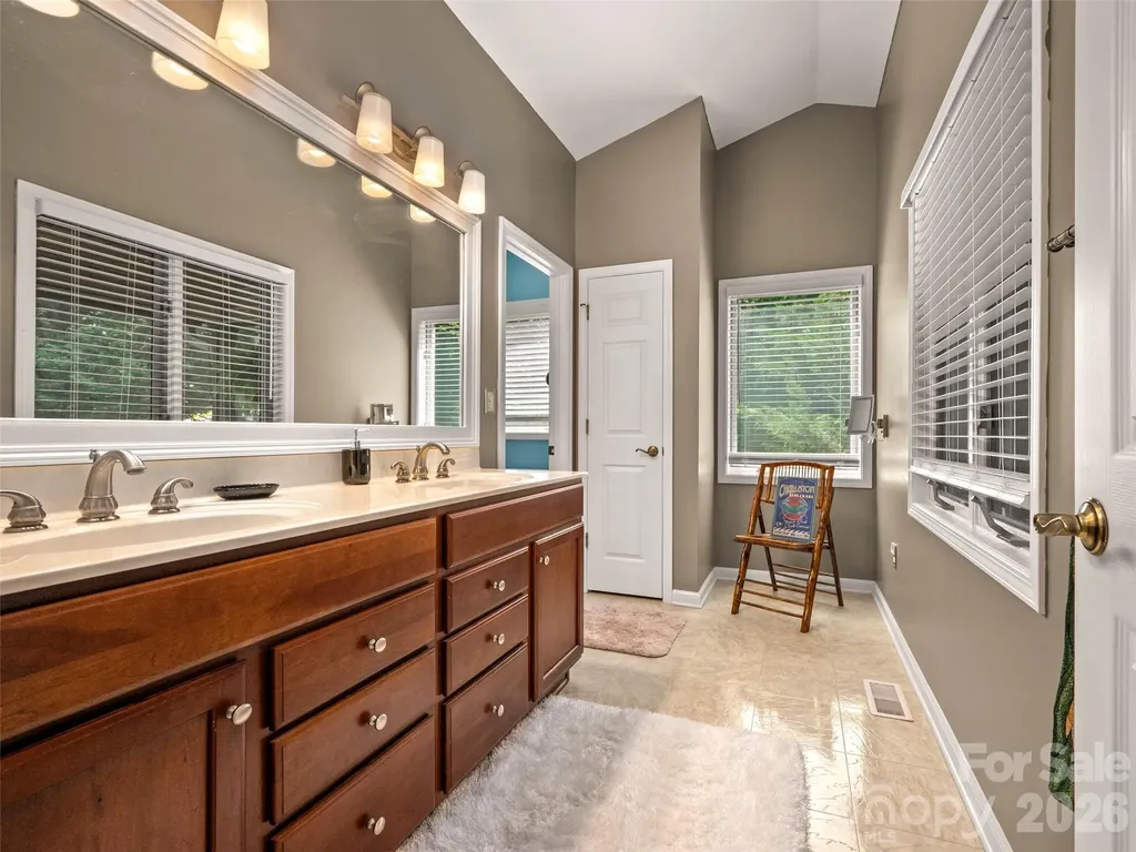 117 Eagles Crest Way Lake Lure NC 28746