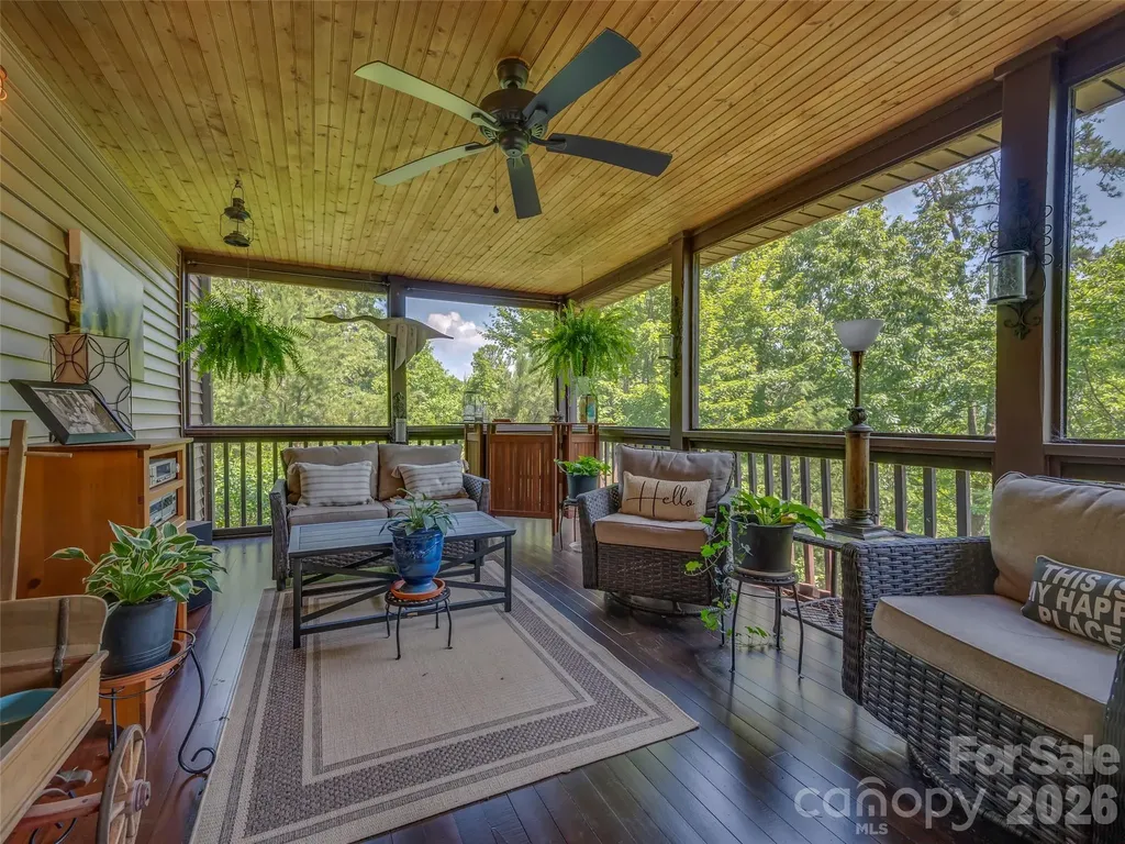 117 Eagles Crest Way Lake Lure NC 28746