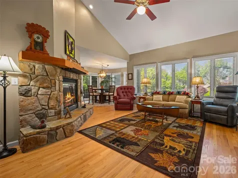 117 Eagles Crest Way Lake Lure NC 28746