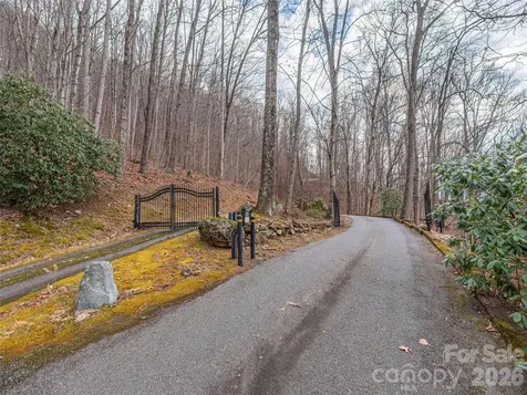 30 Hudson Valley Drive Waynesville NC 28786