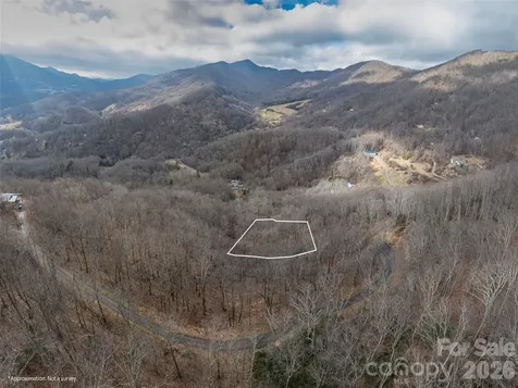30 Hudson Valley Drive Waynesville NC 28786