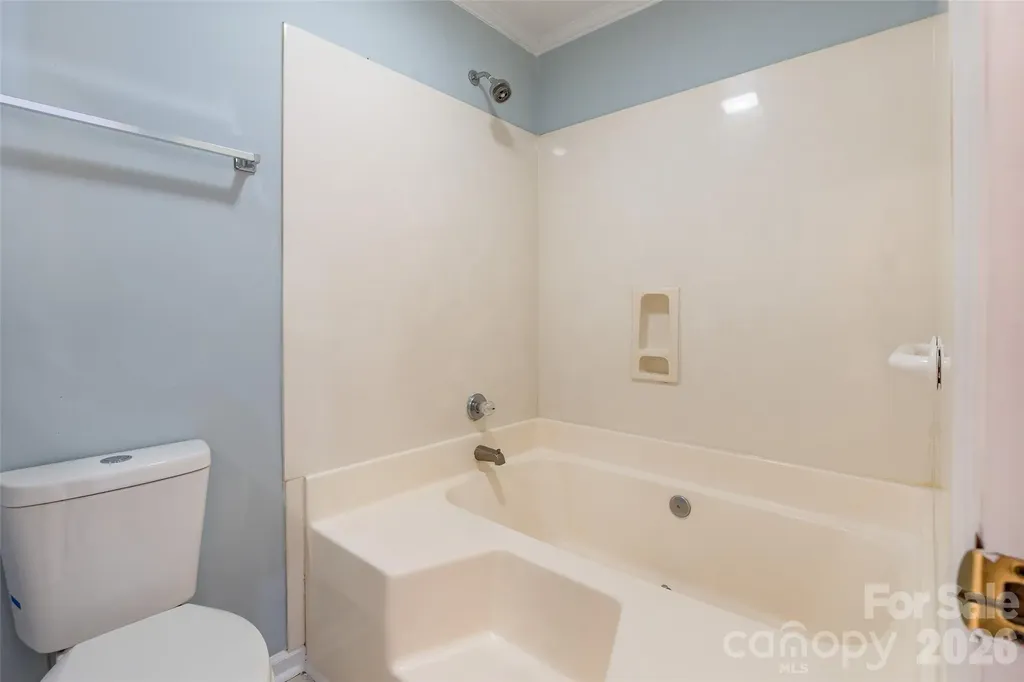 7225 Mcteal Place Charlotte NC 28262