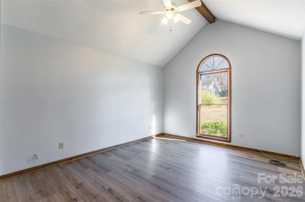 7225 Mcteal Place Charlotte NC 28262
