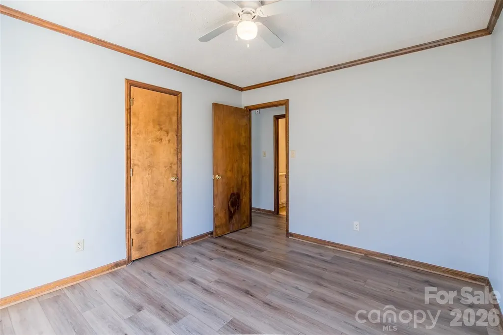 7225 Mcteal Place Charlotte NC 28262