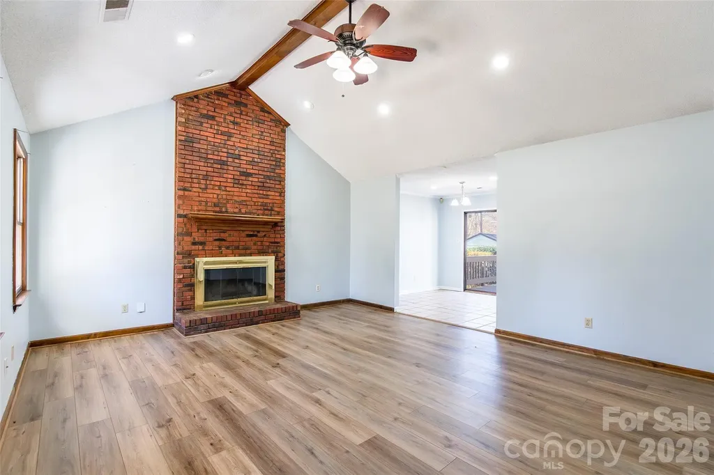 7225 Mcteal Place Charlotte NC 28262