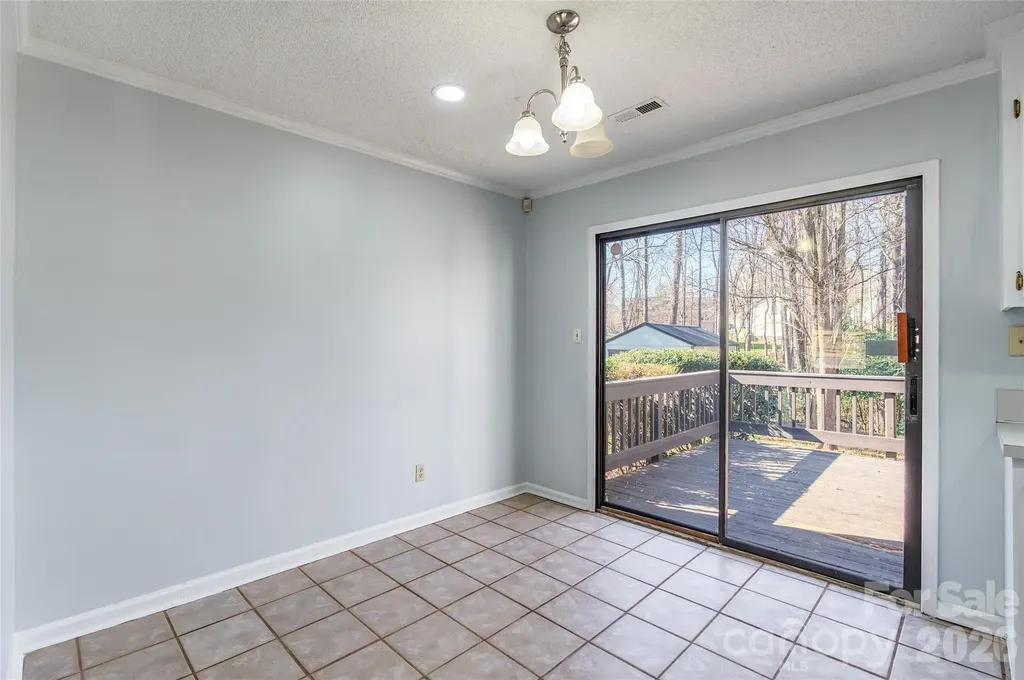 7225 Mcteal Place Charlotte NC 28262
