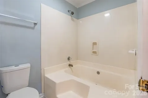 7225 Mcteal Place Charlotte NC 28262