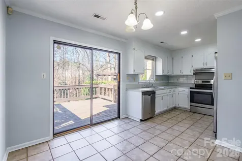 7225 Mcteal Place Charlotte NC 28262