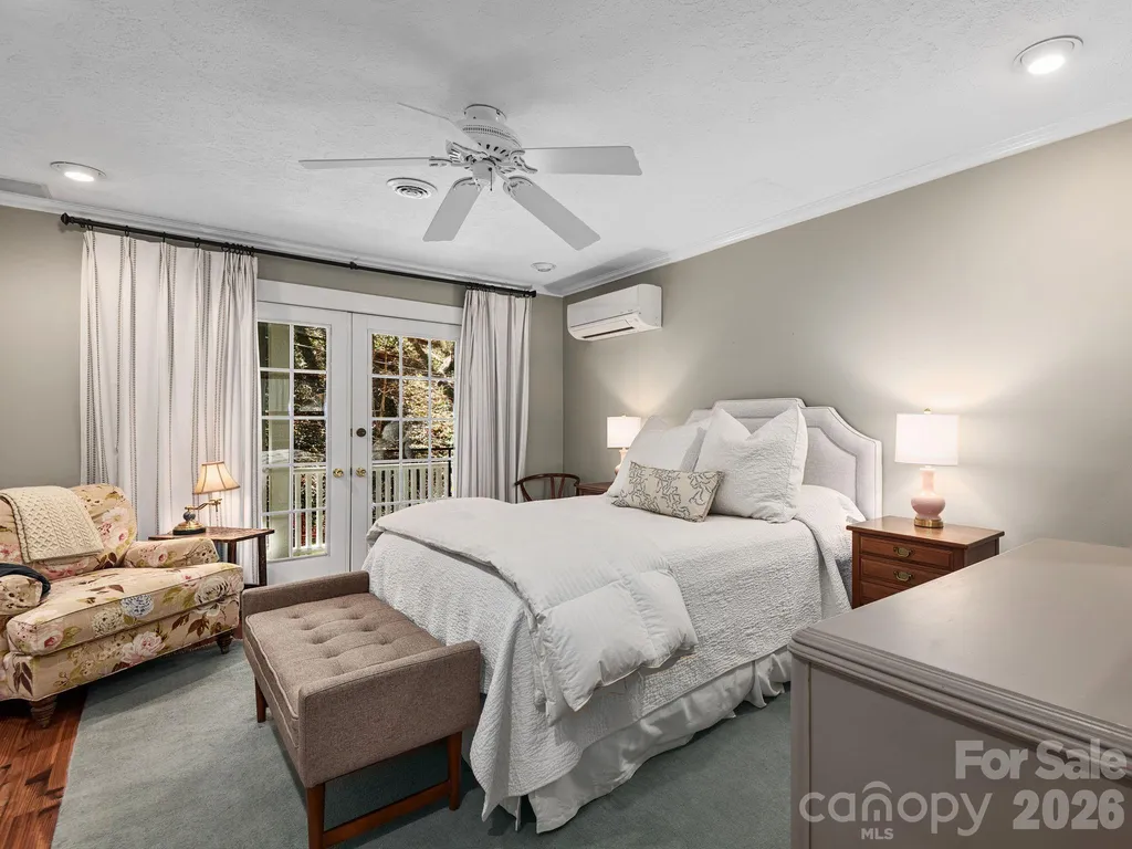 67 Cherokee Road Asheville NC 28801