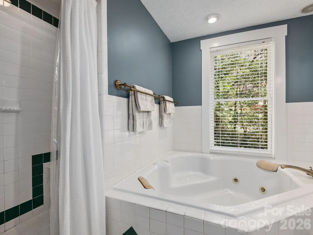 67 Cherokee Road Asheville NC 28801
