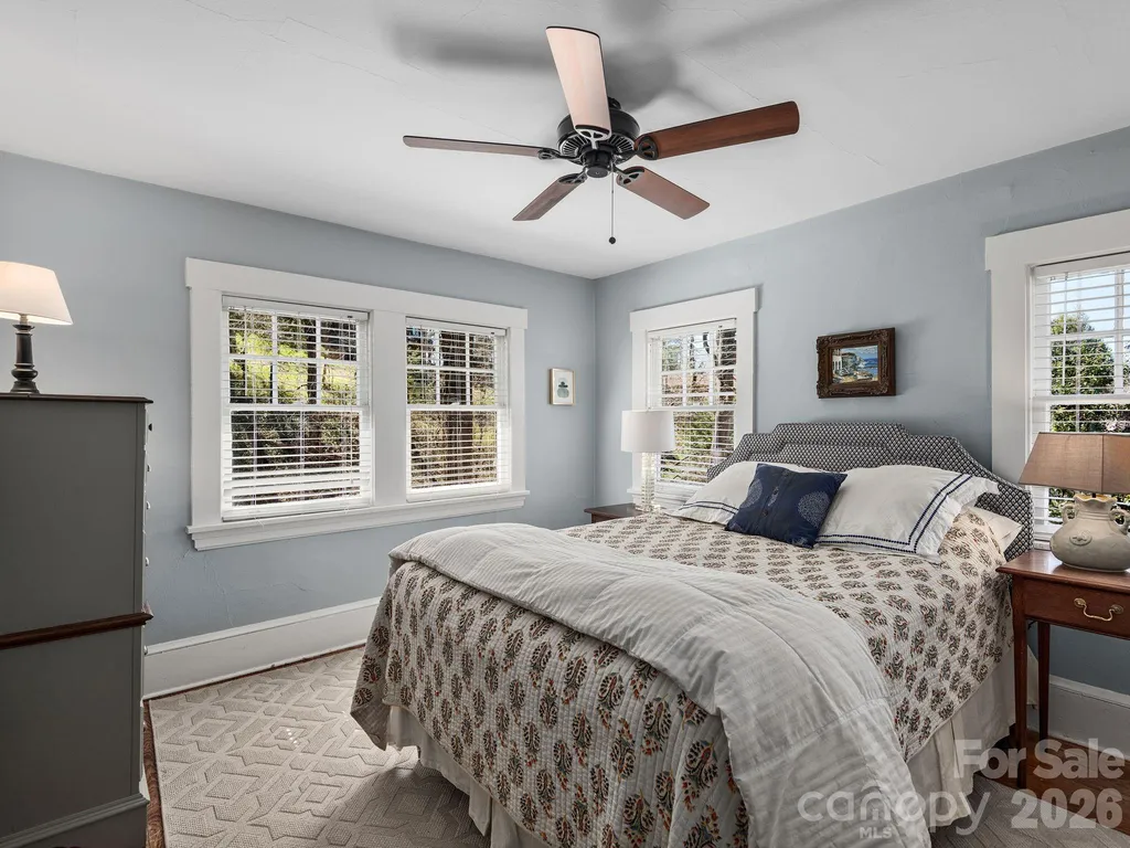 67 Cherokee Road Asheville NC 28801