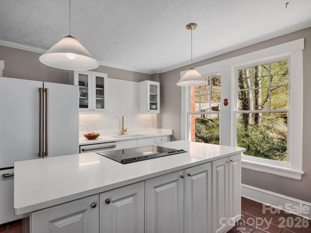 67 Cherokee Road Asheville NC 28801