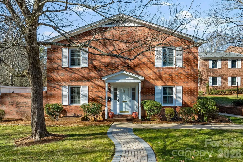1411 Kensington Road Hendersonville NC 28791