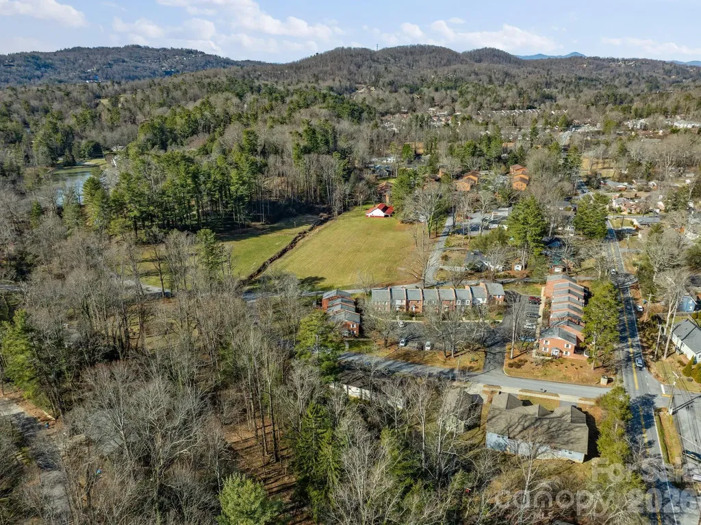 1411 Kensington Road Hendersonville NC 28791