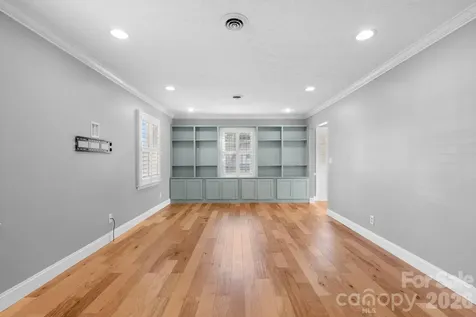 1411 Kensington Road Hendersonville NC 28791