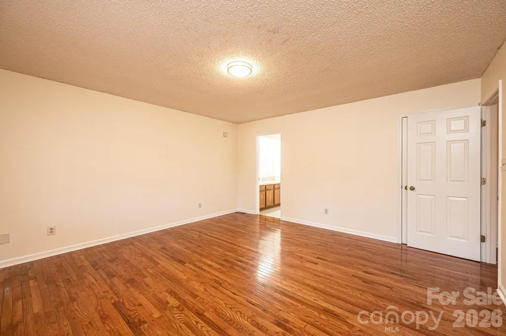 5284 Lisa Lane Hickory NC 28602