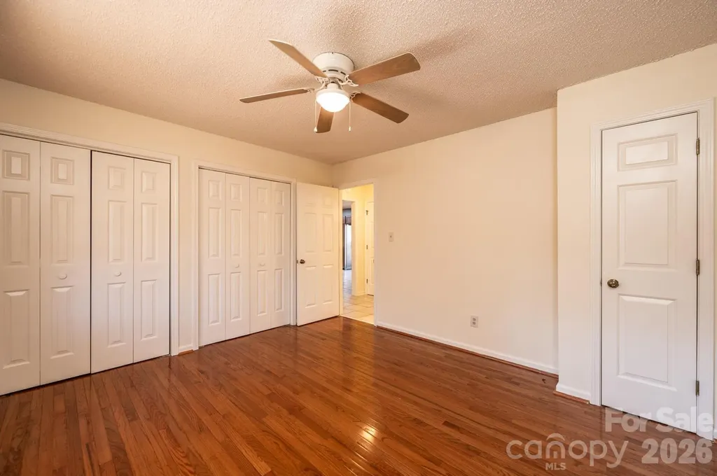 5284 Lisa Lane Hickory NC 28602