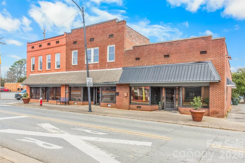 106 N Mountain Street Cherryville NC 28021