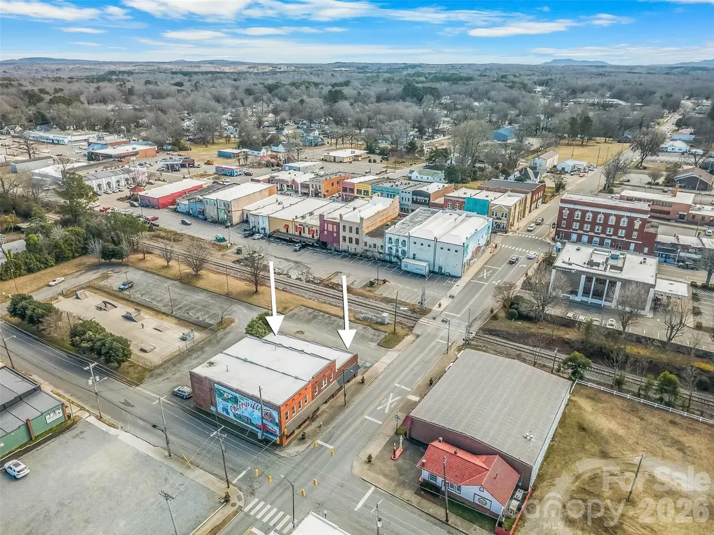 106 N Mountain Street Cherryville NC 28021