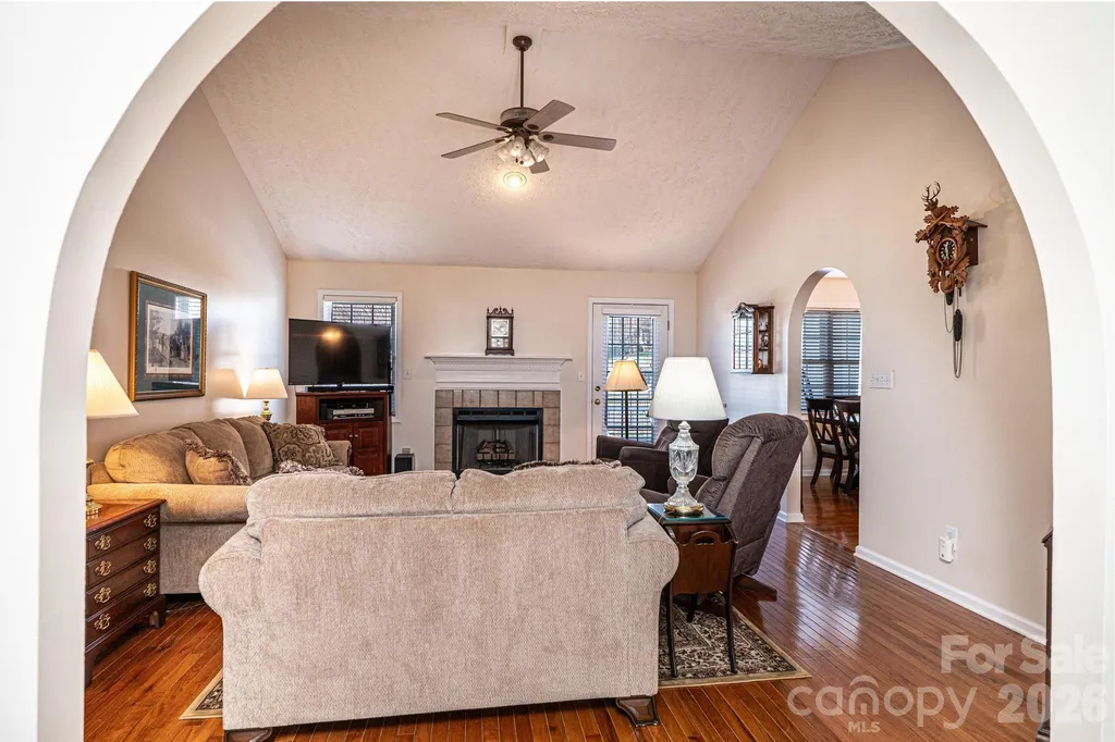 2576 Rolling Ridge Drive Hickory NC 28602
