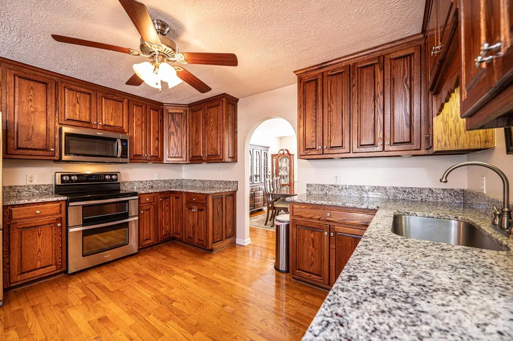 2576 Rolling Ridge Drive Hickory NC 28602