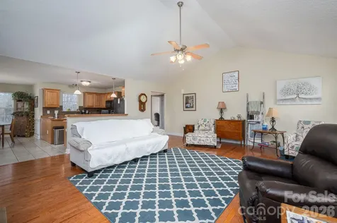 104 Lakewood Drive Kings Mountain NC 28086