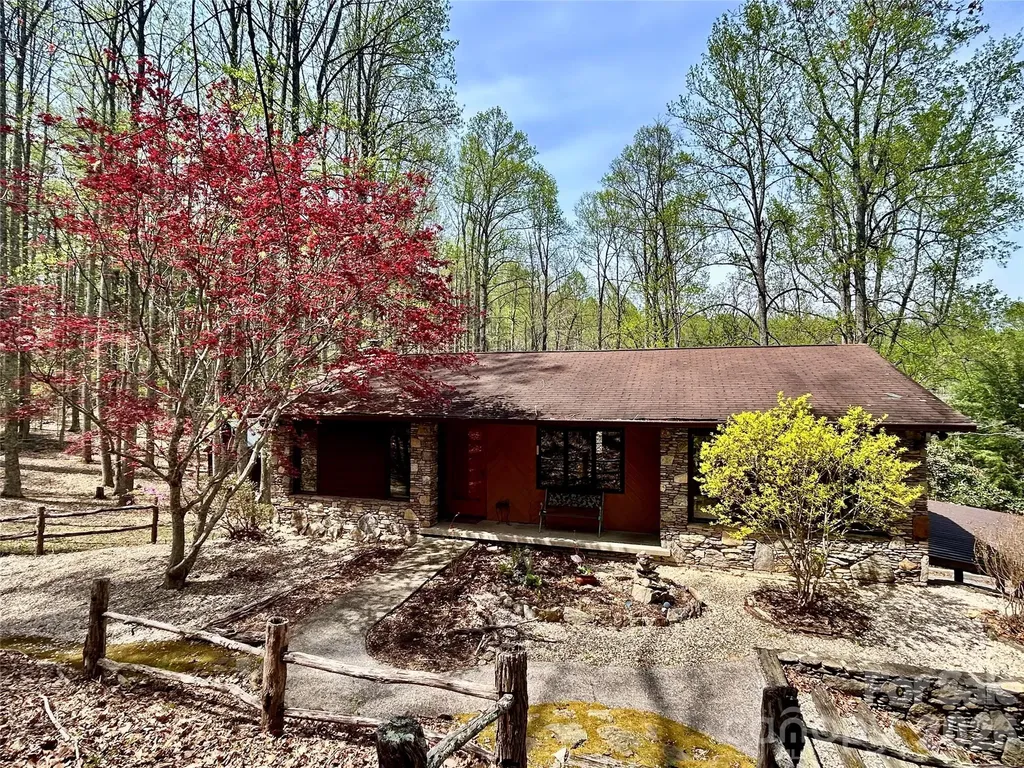 45 Crescent Drive Hendersonville NC 28739