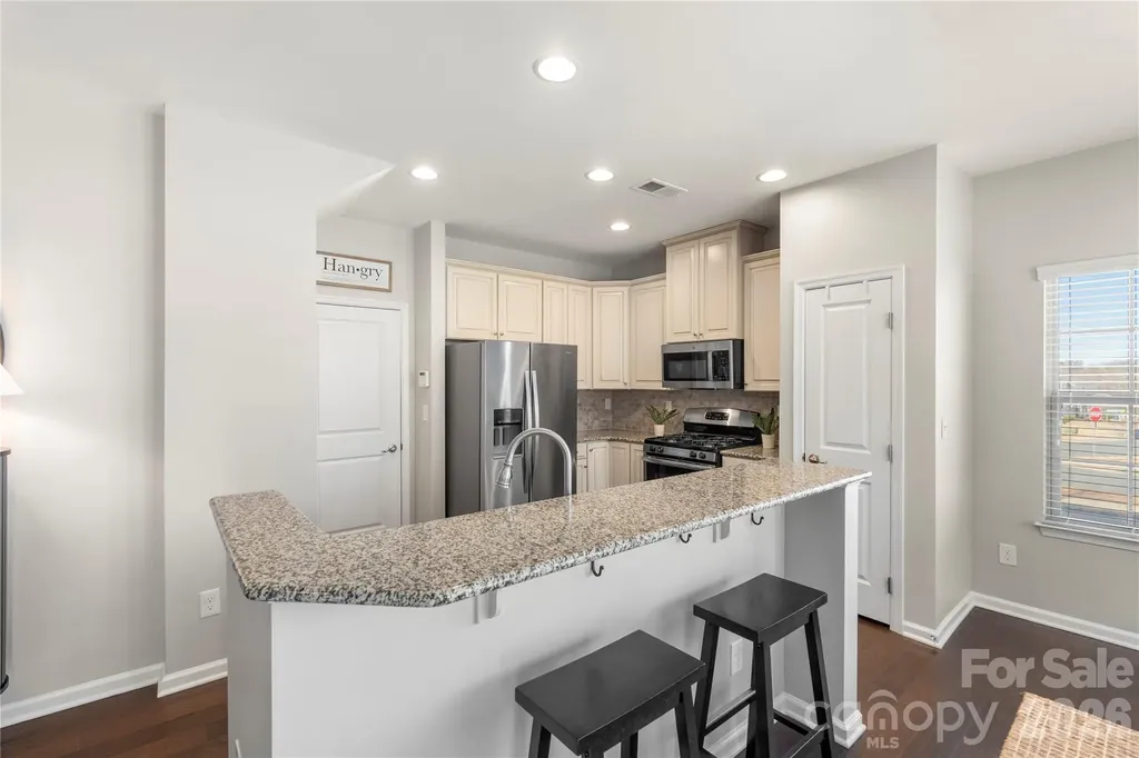 1845 Fleetwood Drive Charlotte NC 28208