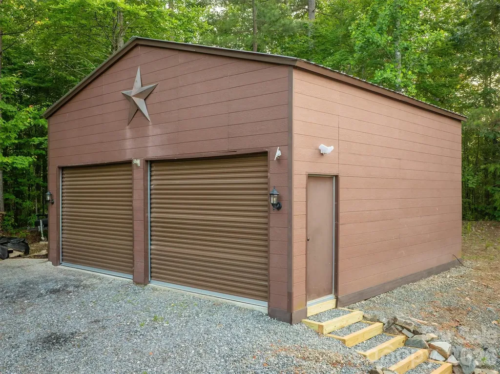 16 Saratoga Drive Nebo NC 28761