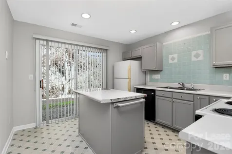 1823 Birch Heights Court Charlotte NC 28213