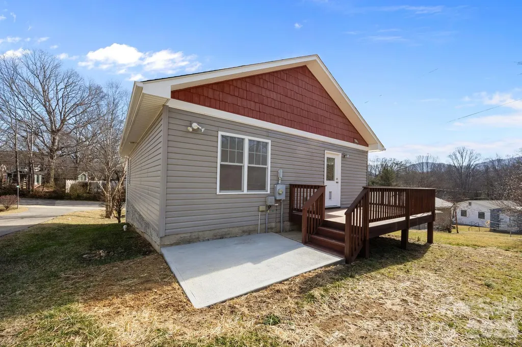 25 Byrd Road Black Mountain NC 28711