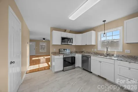 25 Byrd Road Black Mountain NC 28711
