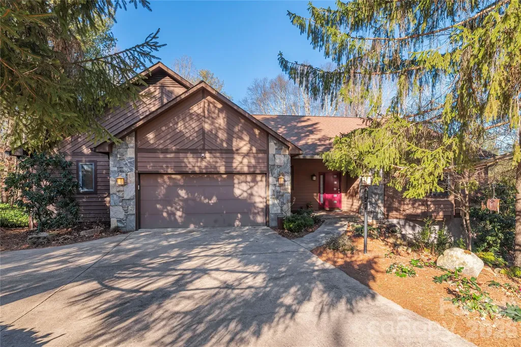 35 Hillcreek Drive Asheville NC 28804