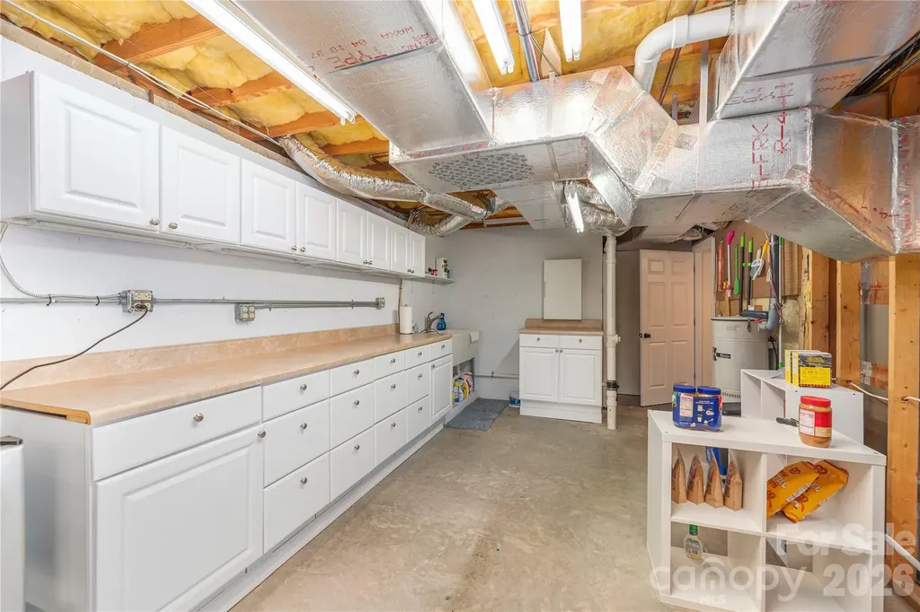 35 Hillcreek Drive Asheville NC 28804