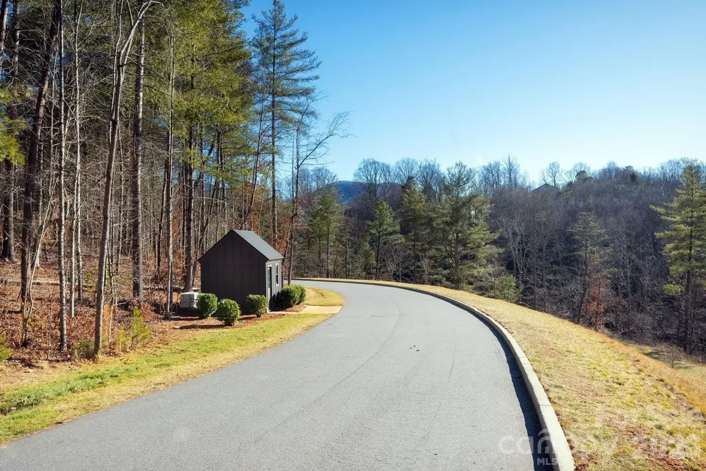 161 Riverbend Forest Drive Asheville NC 28805