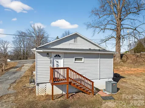 105 Countryside Drive SW Lenoir NC 28645