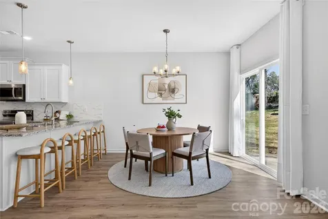 539 Dawn Circle Charlotte NC 28213