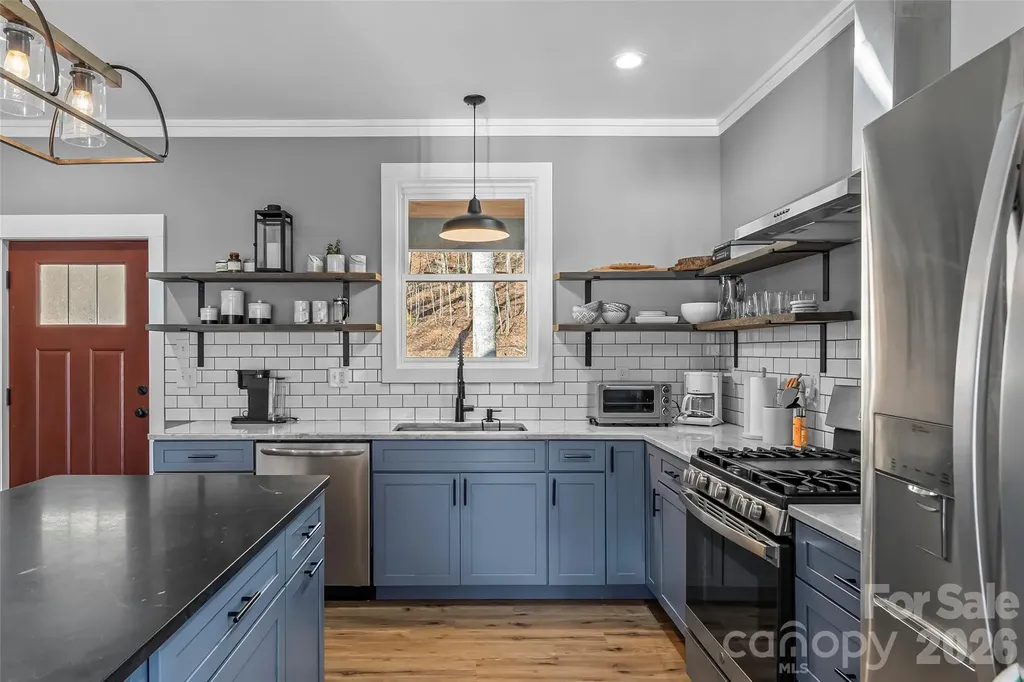 43 Clinchfield Gap Road Marion NC 28752