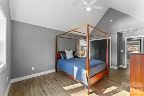 43 Clinchfield Gap Road Marion NC 28752