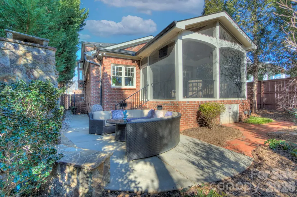 1825 Lombardy Circle Charlotte NC 28203